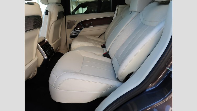 2022 認定中古車 Land Rover Range Rover シャラントグレー D300 AWD MHEV（AT） スタンダードホイールベース AUTOBIOGRAPHY