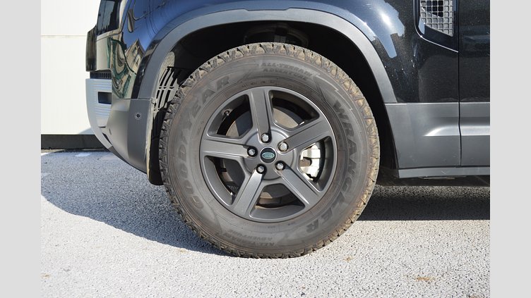 2022 認定中古車 Land Rover Defender 110 サントリーニブラック P300 AWD（AT） S