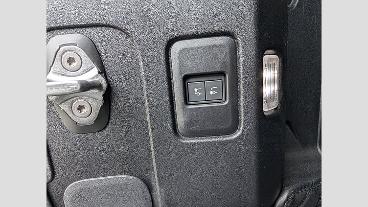 2023 認定中古車 Land Rover Defender 110 サントリーニブラック D300 AWD（AT） X-DYNAMIC HSE