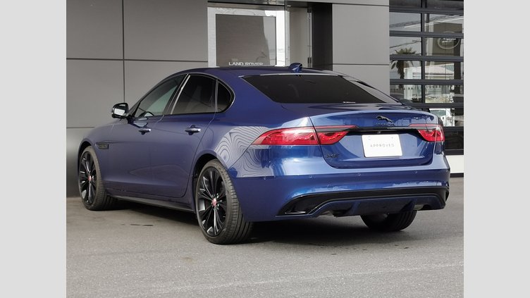 2021 認定中古車 Jaguar XF ブルーファイアブルー P250 RWD （オートマチック） SALOON R-DYNAMIC HSE