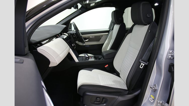 2024 認定中古車 Land Rover Discovery Sport ハクバシルバー D200マイルドハイブリッド（ディーゼル） DYNAMIC SE