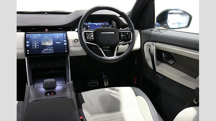 2024 認定中古車 Land Rover Discovery Sport ハクバシルバー D200マイルドハイブリッド（ディーゼル） DYNAMIC SE
