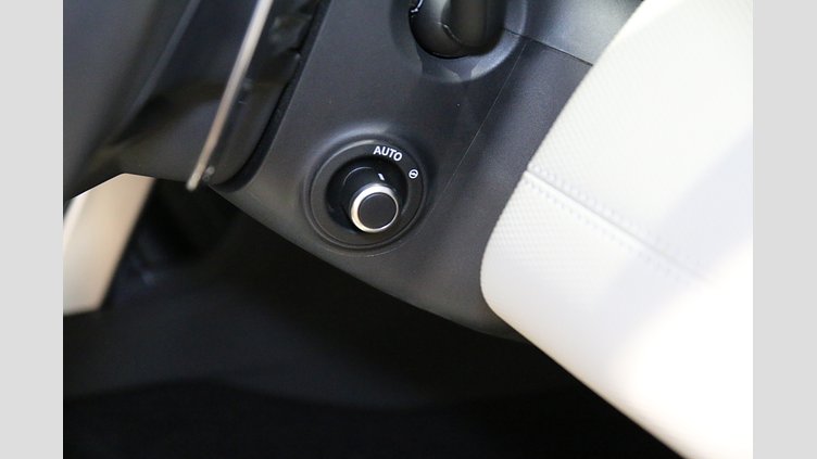 2024 認定中古車 Land Rover Discovery Sport ハクバシルバー D200マイルドハイブリッド（ディーゼル） DYNAMIC SE