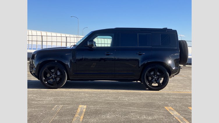 2023 認定中古車 Land Rover Defender 110 サントリーニブラック D300 AWD（AT） X