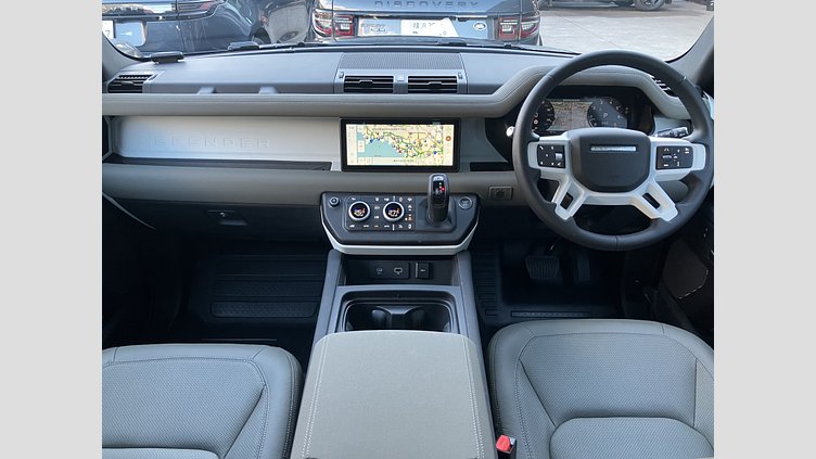 2022 認定中古車 Land Rover Defender 90 サントリーニブラック P300 AWD（AT） S
