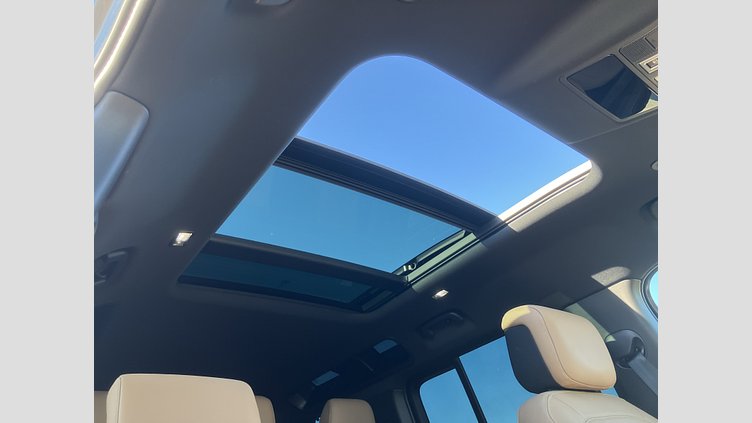 2023 認定中古車 Land Rover Defender 110 サントリーニブラック D300 AWD（AT） X