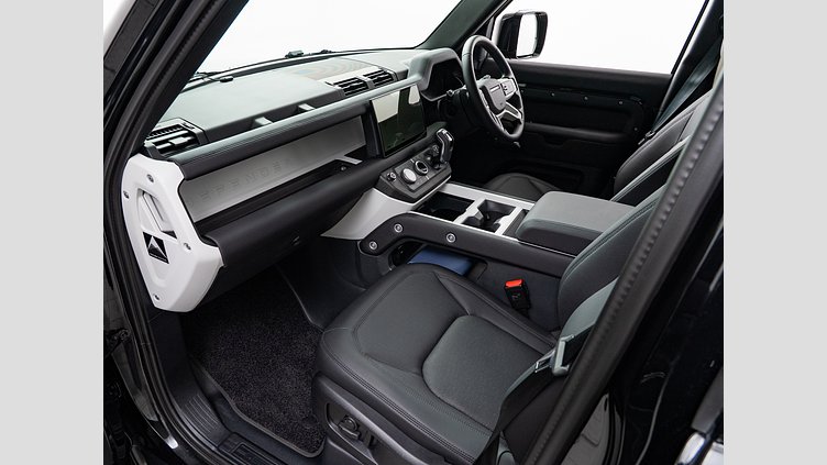 2024 認定中古車 Land Rover Defender 110 サントリーニブラック D350 ディーゼルマイルドハイブリッド ハクバエディション