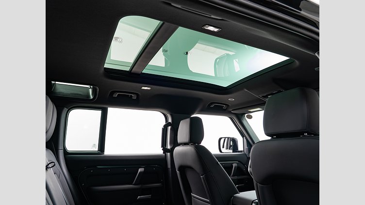 2024 認定中古車 Land Rover Defender 110 サントリーニブラック D350 ディーゼルマイルドハイブリッド ハクバエディション