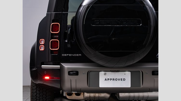 2024 認定中古車 Land Rover Defender 110 サントリーニブラック D350 ディーゼルマイルドハイブリッド ハクバエディション