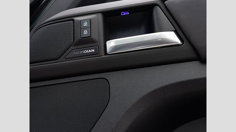 2024 認定中古車 Land Rover Defender 110 サントリーニブラック D350 ディーゼルマイルドハイブリッド ハクバエディション