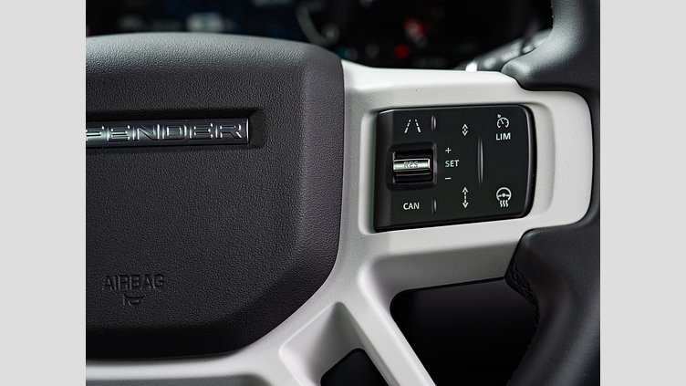 2024 認定中古車 Land Rover Defender 110 サントリーニブラック D350 ディーゼルマイルドハイブリッド ハクバエディション