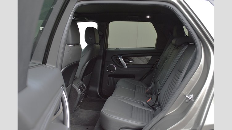 2024 認定中古車 Land Rover Discovery Sport シリコンシルバー プラグインハイブリッド（ガソリン） 標準ホイール Dynamic HSE