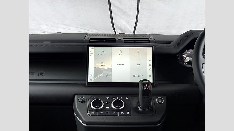 2025 認定中古車 Land Rover Defender 110 カルパチアングレイ P300 ガソリン X-Dynamic SE