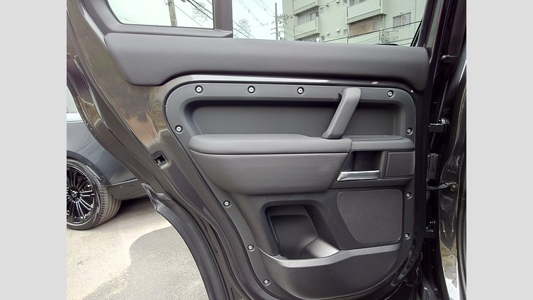 2025 認定中古車 Land Rover Defender 110 カルパチアングレイ P300 ガソリン X-Dynamic SE