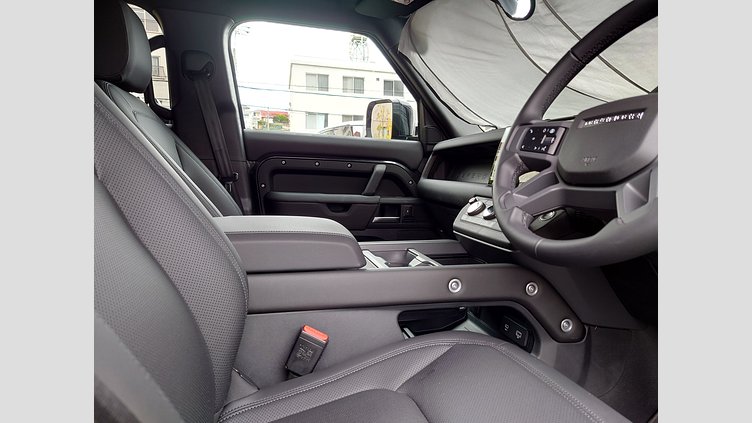 2025 認定中古車 Land Rover Defender 110 カルパチアングレイ P300 ガソリン X-Dynamic SE