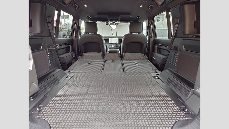 2025 認定中古車 Land Rover Defender 110 カルパチアングレイ P300 ガソリン X-Dynamic SE