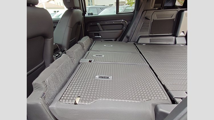 2025 認定中古車 Land Rover Defender 110 カルパチアングレイ P300 ガソリン X-Dynamic SE