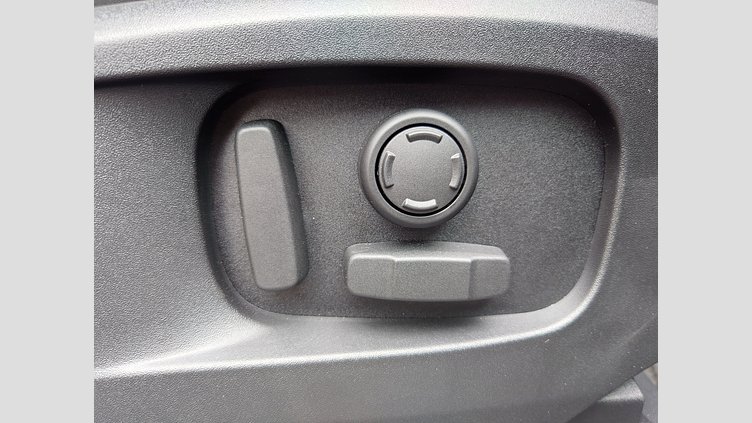 2025 認定中古車 Land Rover Defender 110 カルパチアングレイ P300 ガソリン X-Dynamic SE