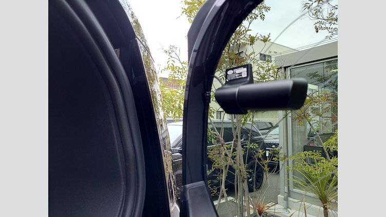 2025 認定中古車 Land Rover Defender 110 カルパチアングレイ P300 ガソリン X-Dynamic SE