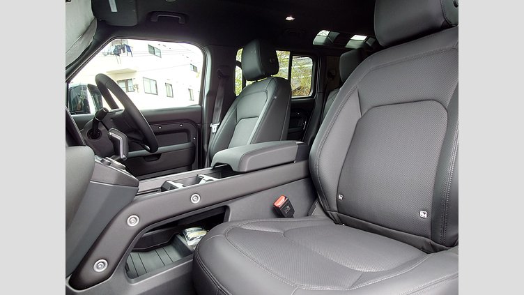 2025 認定中古車 Land Rover Defender 110 カルパチアングレイ P300 ガソリン X-Dynamic SE