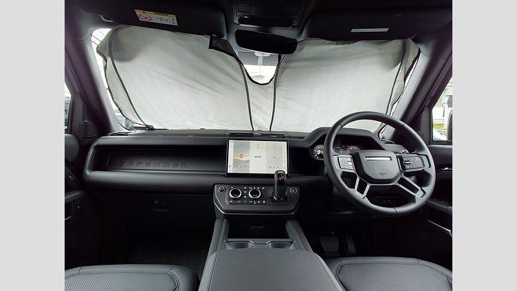 2025 認定中古車 Land Rover Defender 110 カルパチアングレイ P300 ガソリン X-Dynamic SE