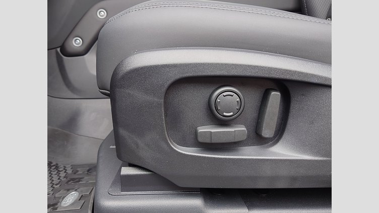 2025 認定中古車 Land Rover Defender 110 カルパチアングレイ P300 ガソリン X-Dynamic SE