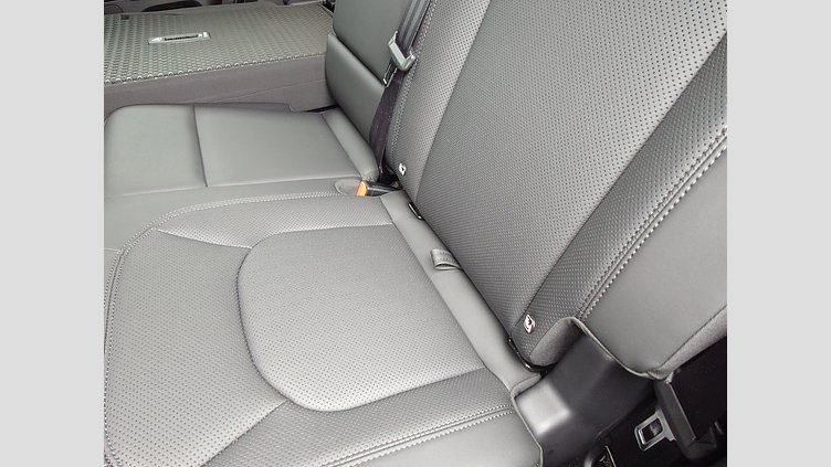 2025 認定中古車 Land Rover Defender 110 カルパチアングレイ P300 ガソリン X-Dynamic SE