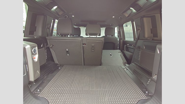 2025 認定中古車 Land Rover Defender 110 カルパチアングレイ P300 ガソリン X-Dynamic SE