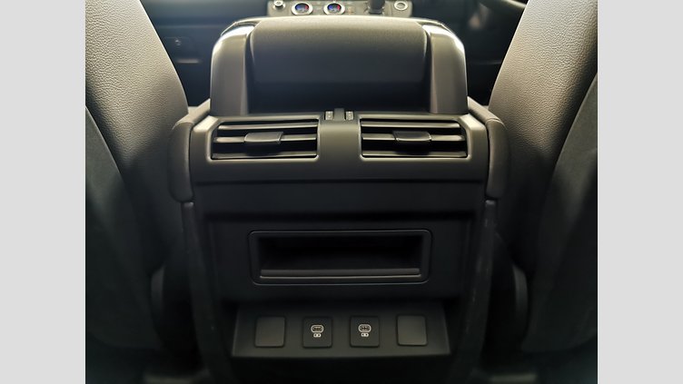 2022 認定中古車 Land Rover Defender 110 サントリーニブラック P300 AWD（AT） XS EDITION