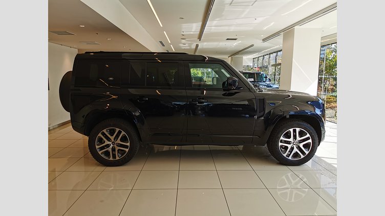 2022 認定中古車 Land Rover Defender 110 サントリーニブラック P300 AWD（AT） XS EDITION