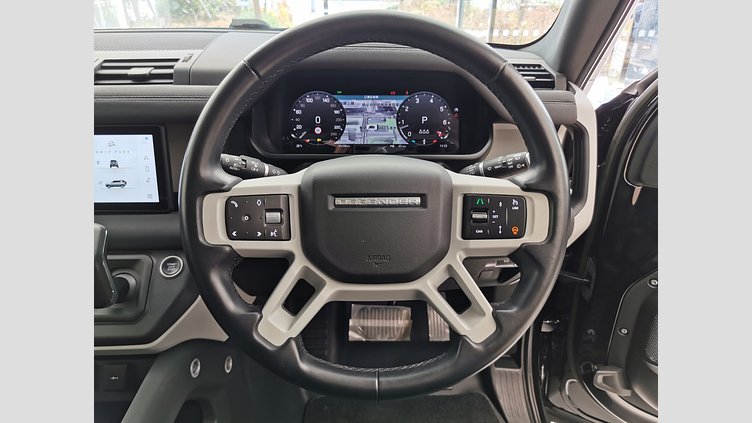 2022 認定中古車 Land Rover Defender 110 サントリーニブラック P300 AWD（AT） XS EDITION
