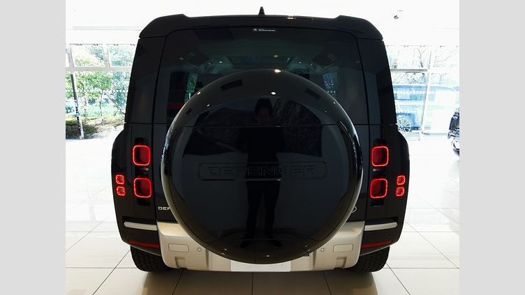 2022 認定中古車 Land Rover Defender 110 サントリーニブラック P300 AWD（AT） XS EDITION