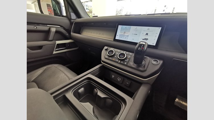 2022 認定中古車 Land Rover Defender 110 サントリーニブラック P300 AWD（AT） XS EDITION