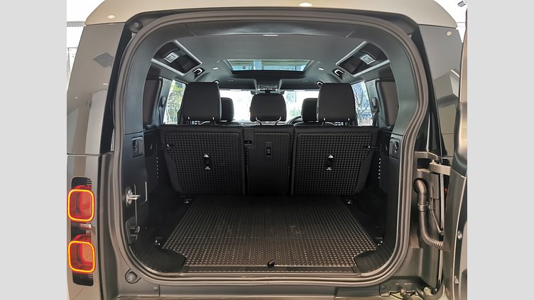 2024 認定中古車 Land Rover Defender 110 シリコンシルバー D350 ディーゼルマイルドハイブリッド S