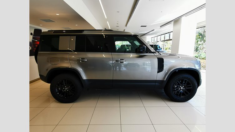 2024 認定中古車 Land Rover Defender 110 シリコンシルバー D350 ディーゼルマイルドハイブリッド S