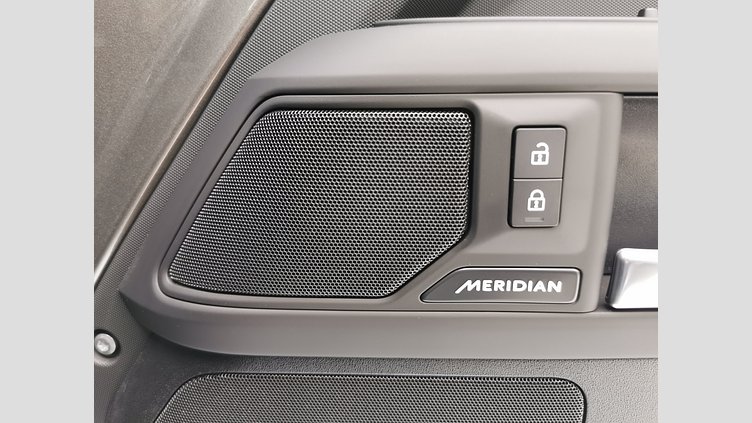 2024 認定中古車 Land Rover Defender 110 シリコンシルバー D350 ディーゼルマイルドハイブリッド S