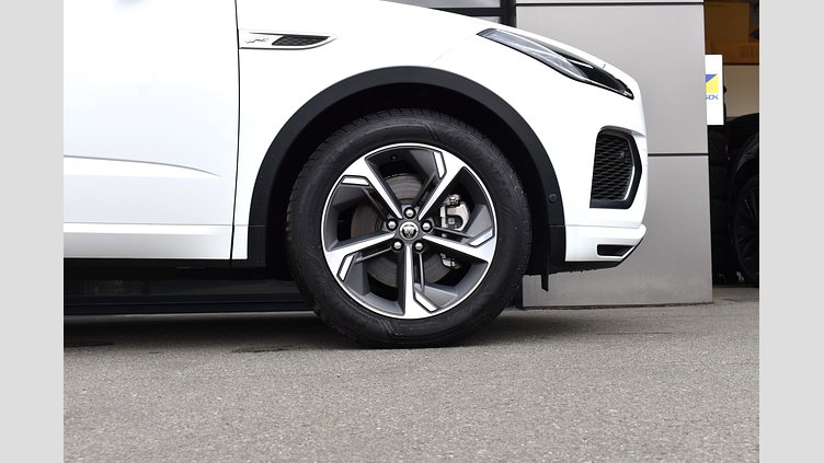 2024 認定中古車 Jaguar E-Pace フジホワイト D200マイルドハイブリッド（ディーゼル） R-DYNAMIC SE