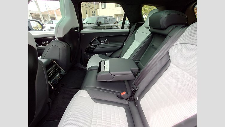 2024 認定中古車 Land Rover Range Rover Sport ブルーネブラ - サテンフィニッシュ P635マイルドハイブリッド スタンダードホイールベース SV Edition Two