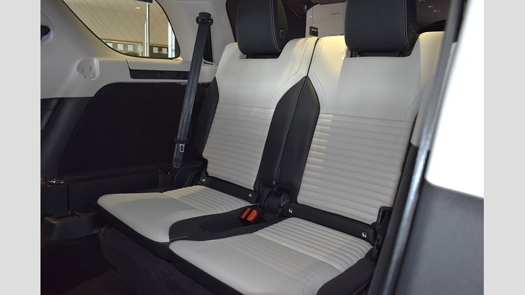 2024 認定中古車 Land Rover Discovery サントリーニブラック D350マイルドハイブリッド（ディーゼル） S