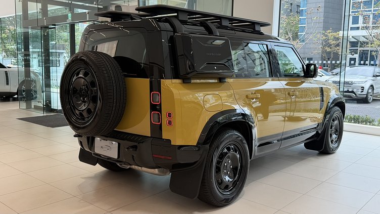 2025 新車 Land Rover Defender 110 (1MY) Deep Sandglow Yellow 沙光深黃 D350  輕油電混合 Trophy Edition in Deep Sandglow Yellow