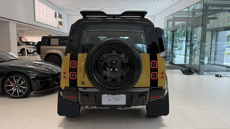 2025 新車 Land Rover Defender 110 (1MY) Deep Sandglow Yellow 沙光深黃 D350  輕油電混合 Trophy Edition in Deep Sandglow Yellow