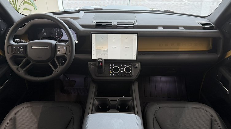 2025 新車 Land Rover Defender 110 (1MY) Deep Sandglow Yellow 沙光深黃 D350  輕油電混合 Trophy Edition in Deep Sandglow Yellow