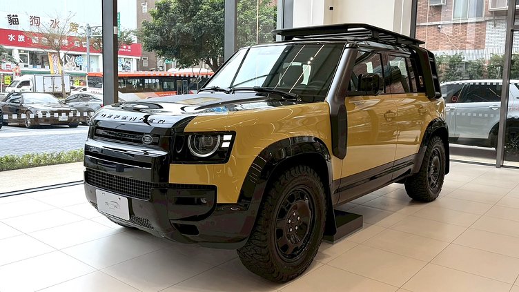 2026 新車 Land Rover Defender 110 Deep Sandglow Yellow D350 Trophy Edition in Deep Sandglow Yellow
