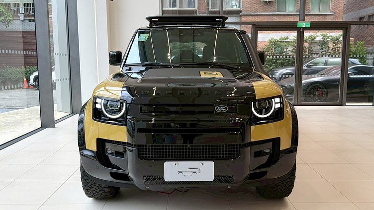 2026 新車 Land Rover Defender 110 Deep Sandglow Yellow D350 Trophy Edition in Deep Sandglow Yellow