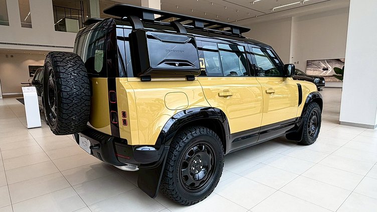 2026 新車 Land Rover Defender 110 Deep Sandglow Yellow D350 Trophy Edition in Deep Sandglow Yellow