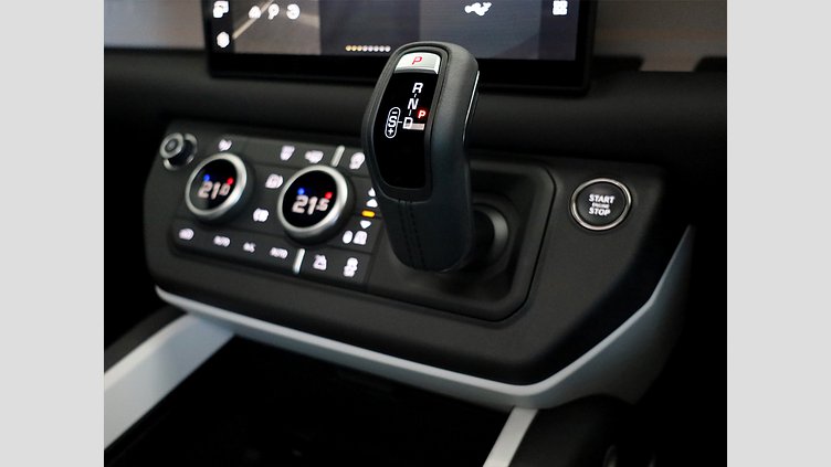 2025 Approved Land Rover Defender 110 Santorini Black AWD D250 X-Dynamic SE