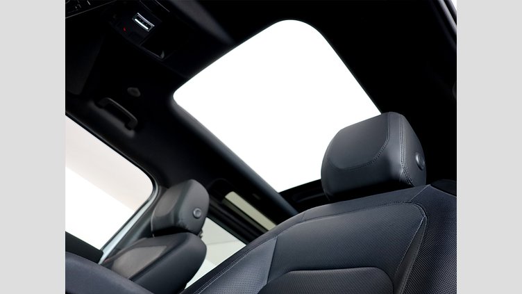 2023 Approved Land Rover Defender 90 Fuji White AWD D300 X-Dynamic SE