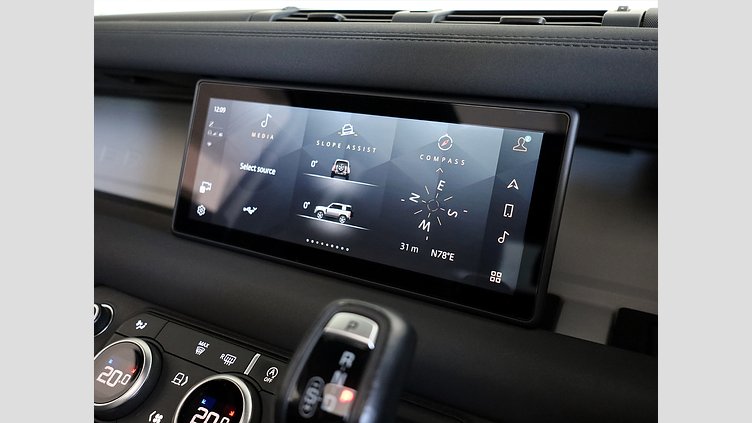 2023 Approved Land Rover Defender 90 Fuji White AWD D300 X-Dynamic SE