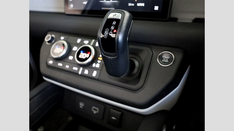 2023 Approved Land Rover Defender 90 Fuji White AWD D300 X-Dynamic SE