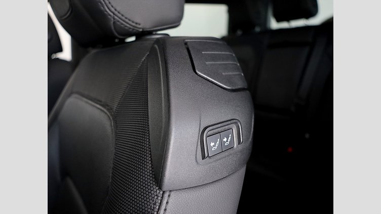 2023 Approved Land Rover Defender 90 Fuji White AWD D300 X-Dynamic SE